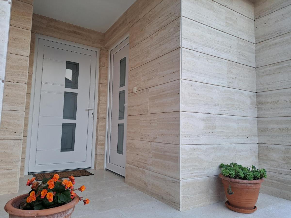 Guesthouse Emma Zadar Exteriör bild